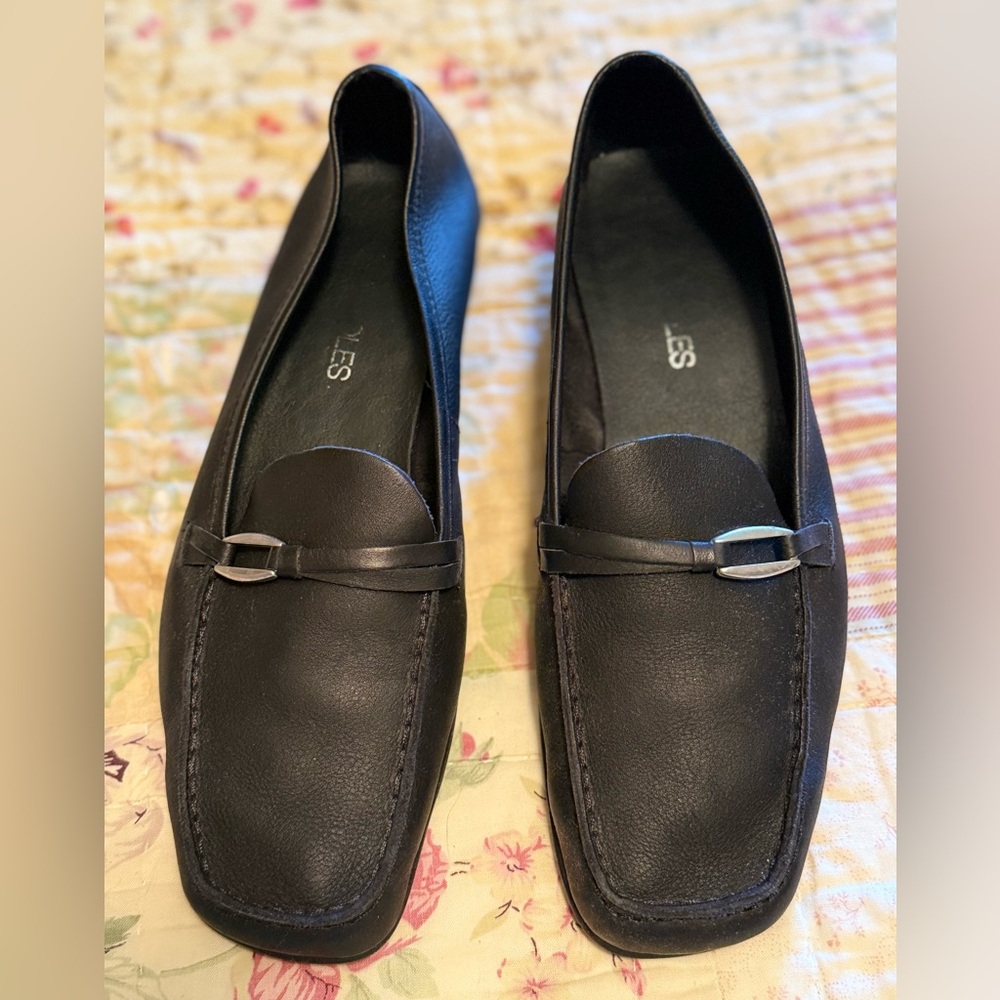 Aerosoles Black Leather Loafers
